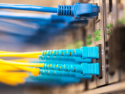 Kiž je najhotna optikolne input/ output wokna za fiber opticne panely